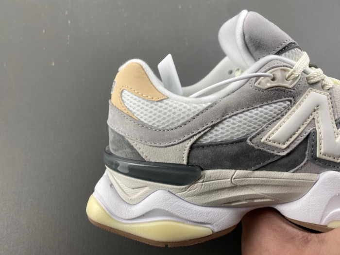 New Balance 9060 U9060AUB