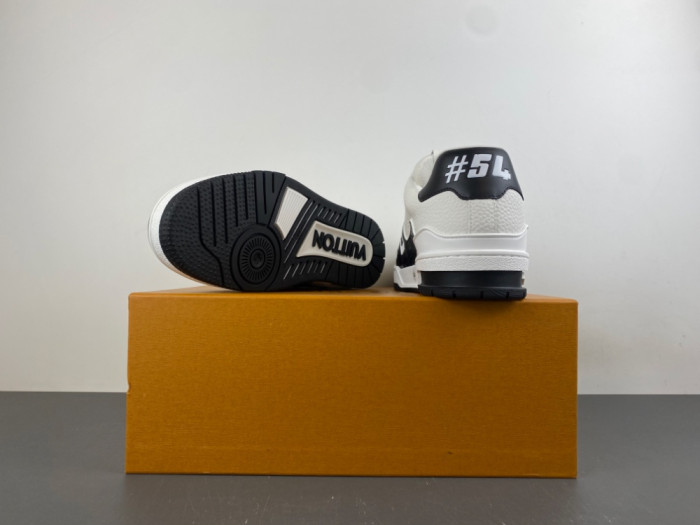 Louis Vuitton LV trainer black