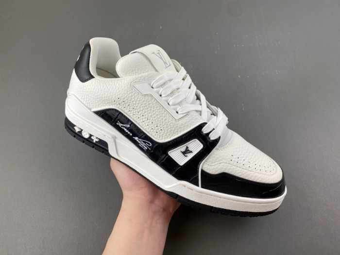 Louis Vuitton LV trainer black