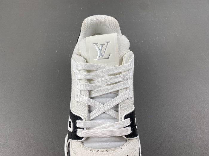 Louis Vuitton LV trainer black