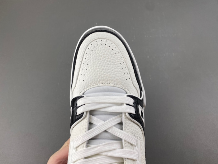 Louis Vuitton LV trainer black
