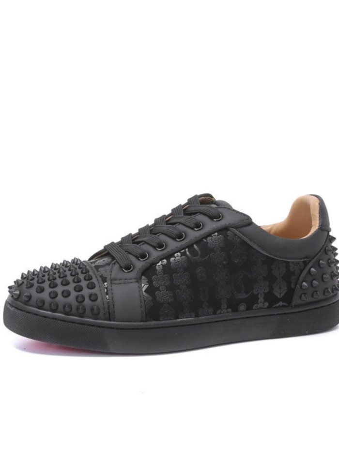 Ch**an louboutin l**is junior spikes
