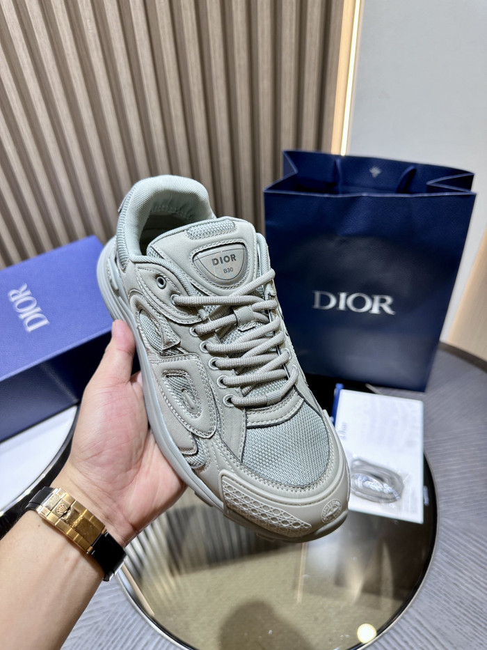 DR B30 Sneakers