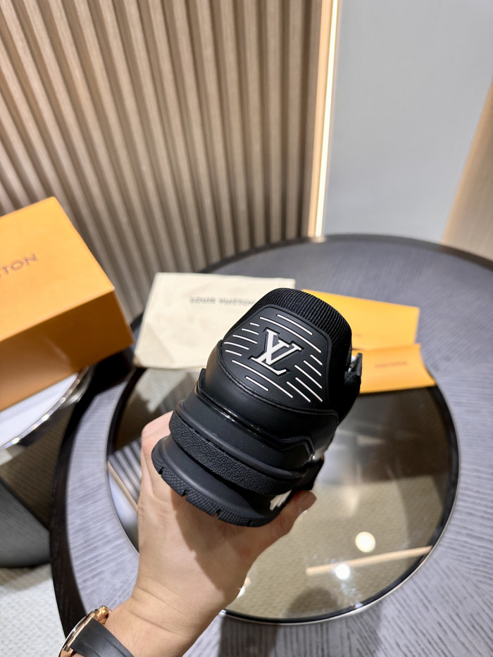 l**is V*t*n lv skate sneaker