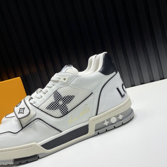 LV TRAINER SNEAKER LOW