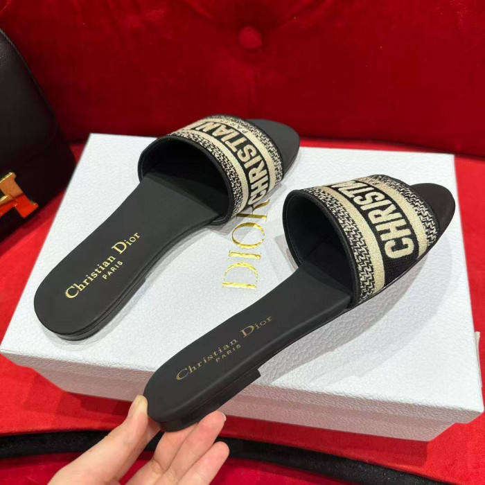 DIOR SLIPPERS